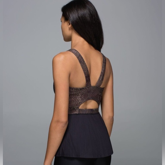 L4-🍋Lululemon🍋City Tank Golden Goddess Brown Black Pleated Tank Top - Picture 2 of 10